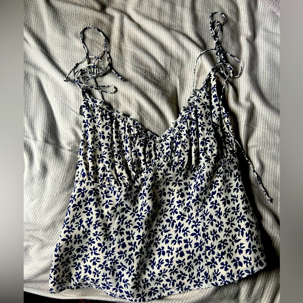 Reformation Robertson Top blue & white 💙